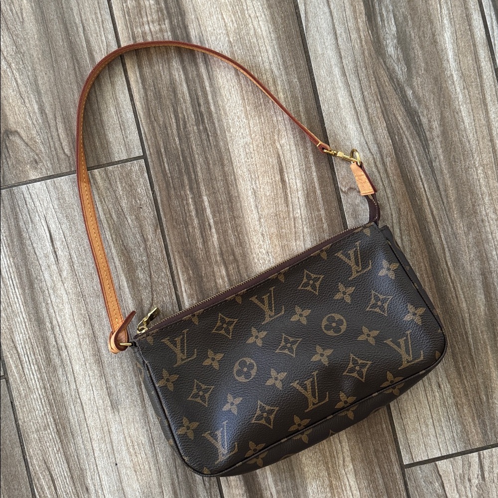 Louis Vuitton Pochette Accessoires Monogram